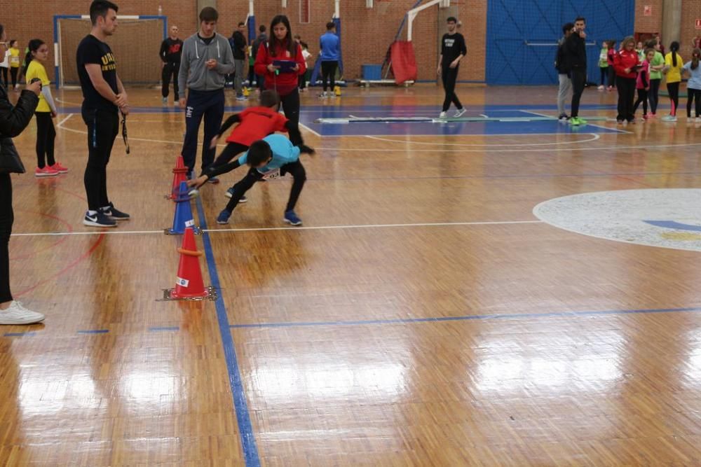 Jugando al atletismo en Alcantarilla