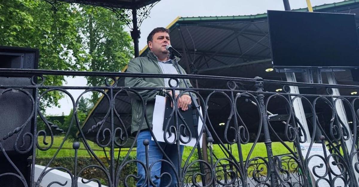 Grado camina como pueblo ejemplar en su "Axuntanza de asociaciones"