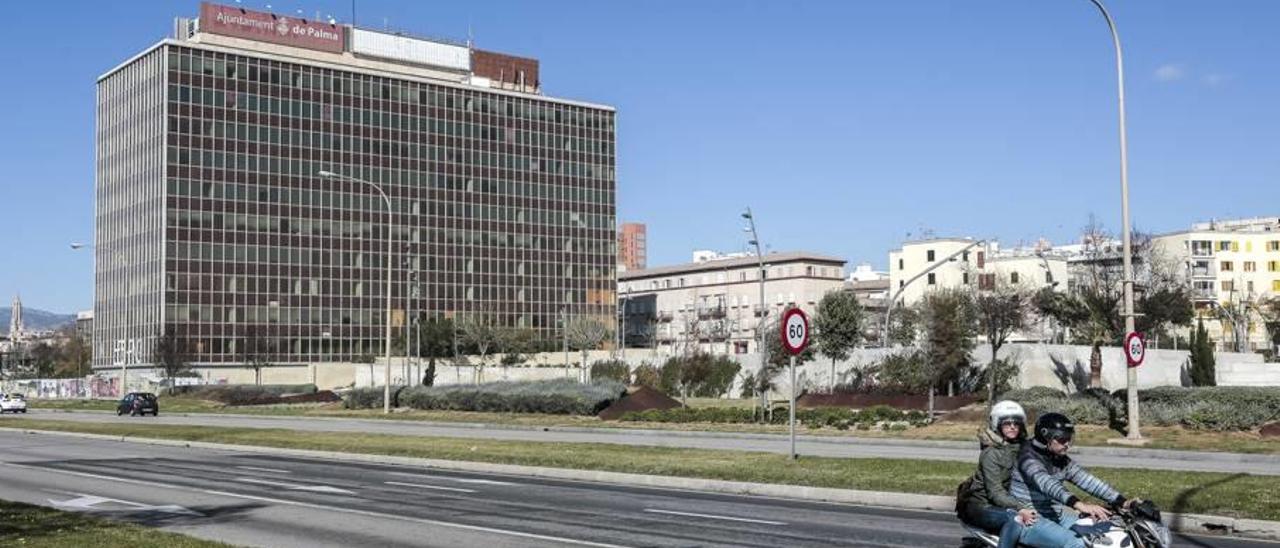 Uno de los problemas del edificio es la conservación del &quot;muro cortina&quot; de la fachada.