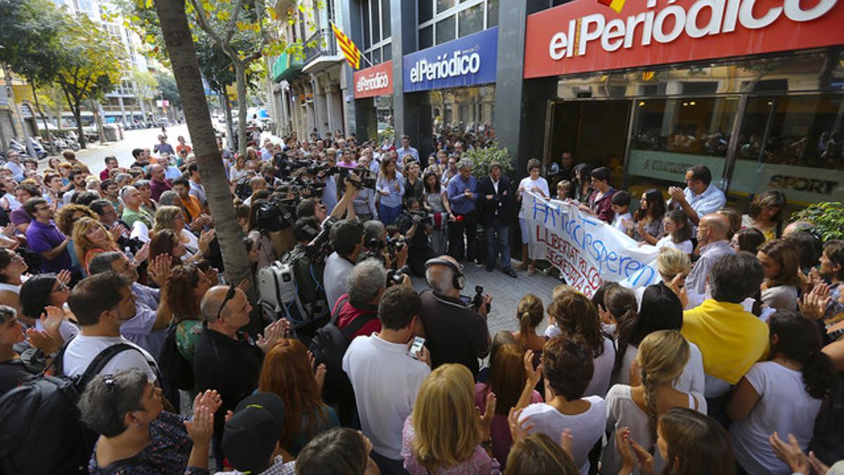 Apoyo en la calle y en la red al periodista de EL PERIÓDICO Marc Marginedas