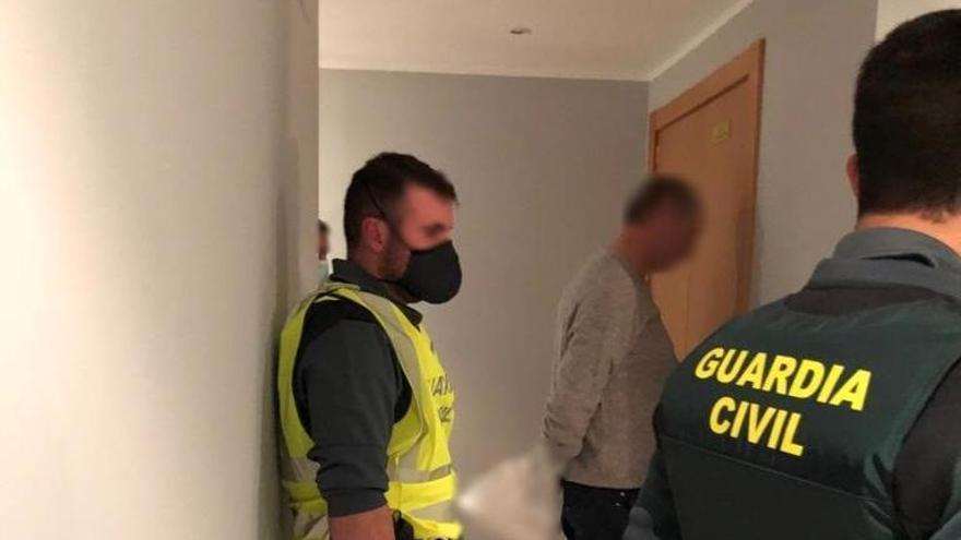 Inspeccionan a fondo la vivienda del presunto asesino del niño de Lardero