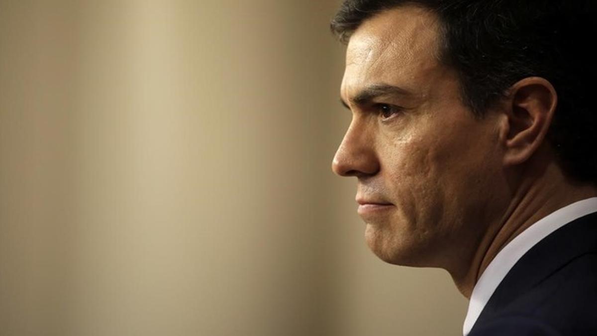 Pedro Sánchez comparece en rueda de prensa en el Congreso de los Diputados.