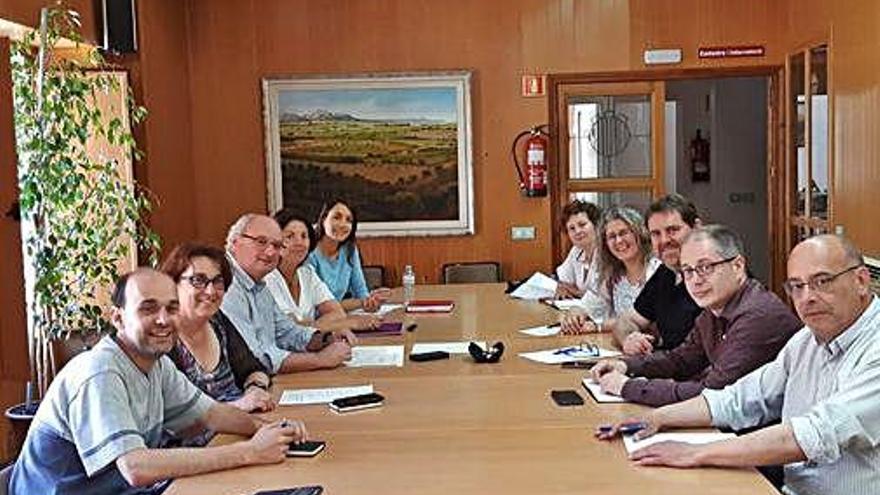 Els regidors d&#039;UPM i ERC de Torroella, reunits.