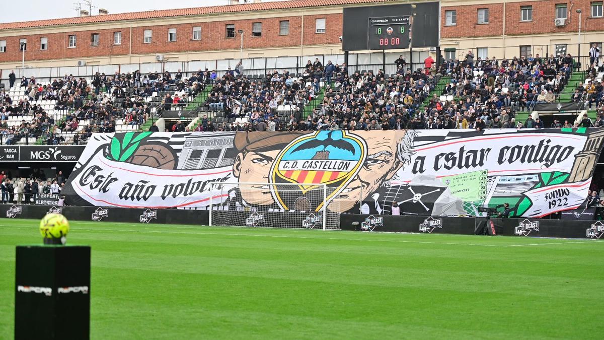 Uno de los tifos desplegados en el Fondo 1922 durante la pasada campaña