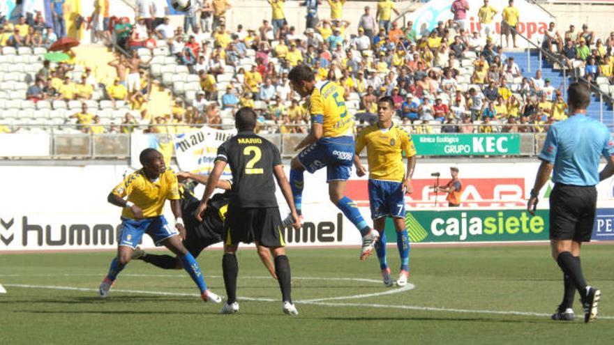 Josico alerta de que el Villarreal es &quot;una máquina&quot; en El Madrigal