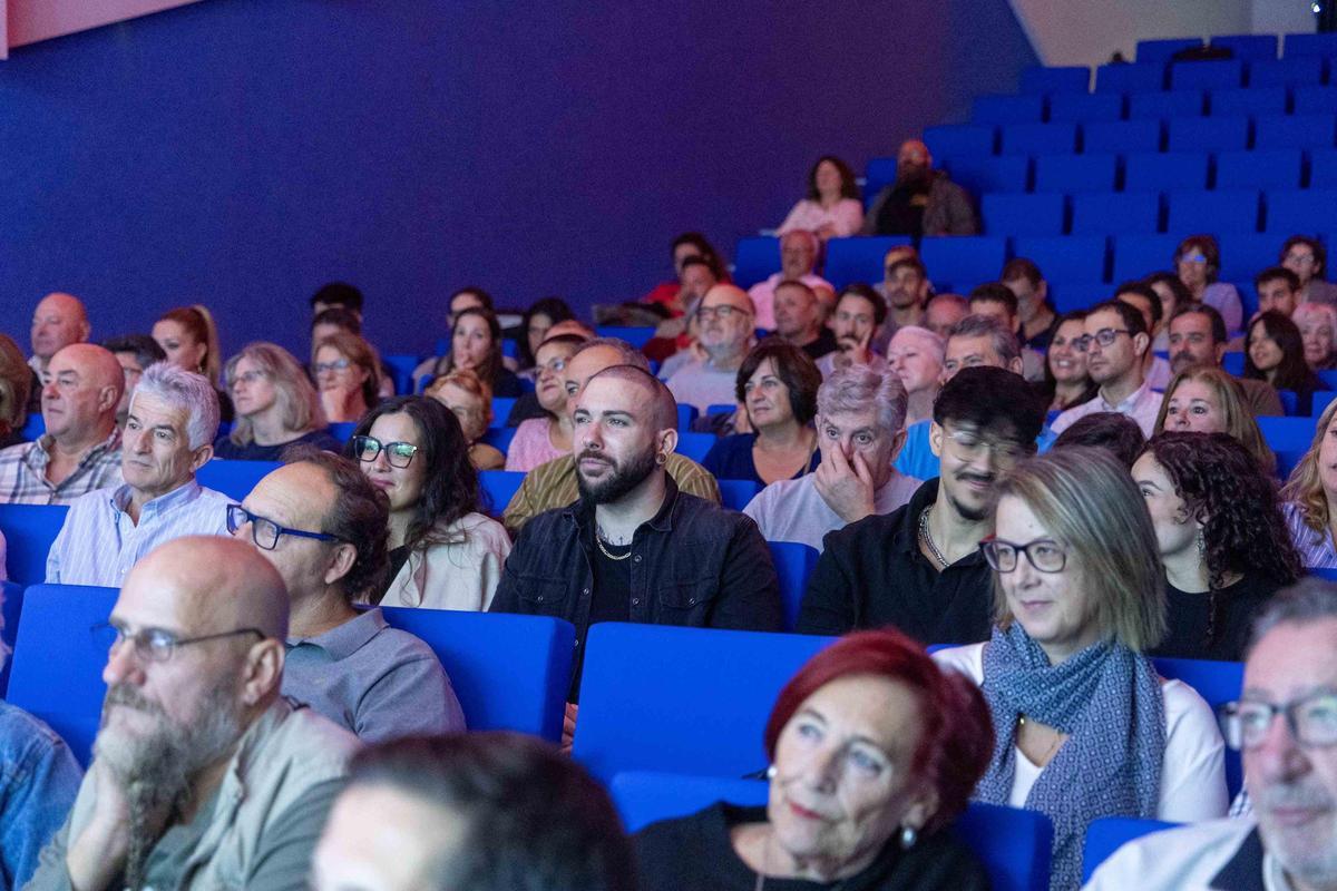 Gildo Casamayor presenta su nueva novela, «El Cobarde», en el Club INFORMACIÓN