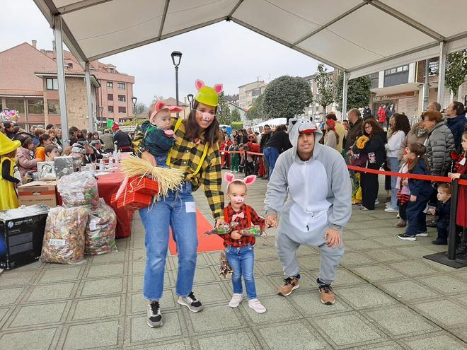 Llanera despide un Antroxu multitudinario: el desfile infantil, en imágenes