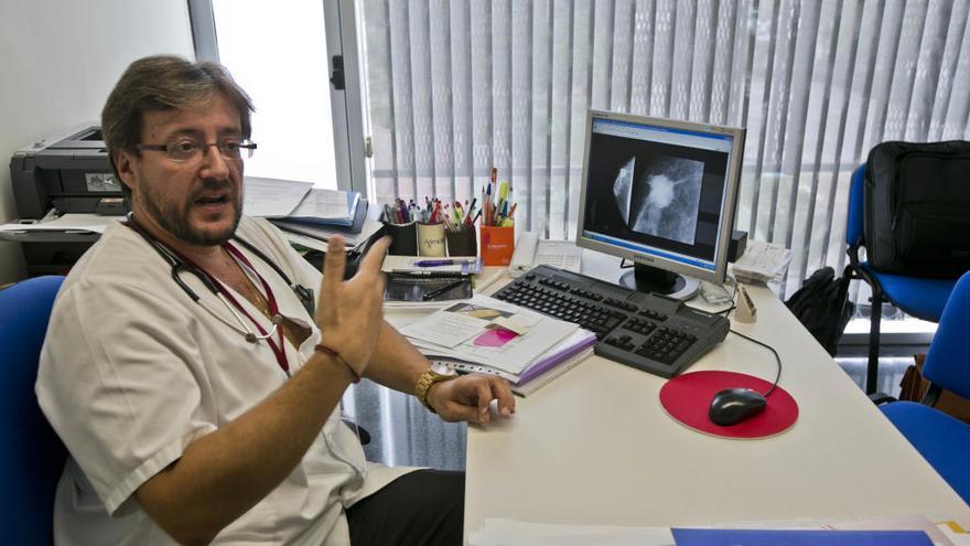 El jefe de Servicio de Oncología Médica del Hospital General Universitario de Elche, Álvaro Rodríguez-Lescure,