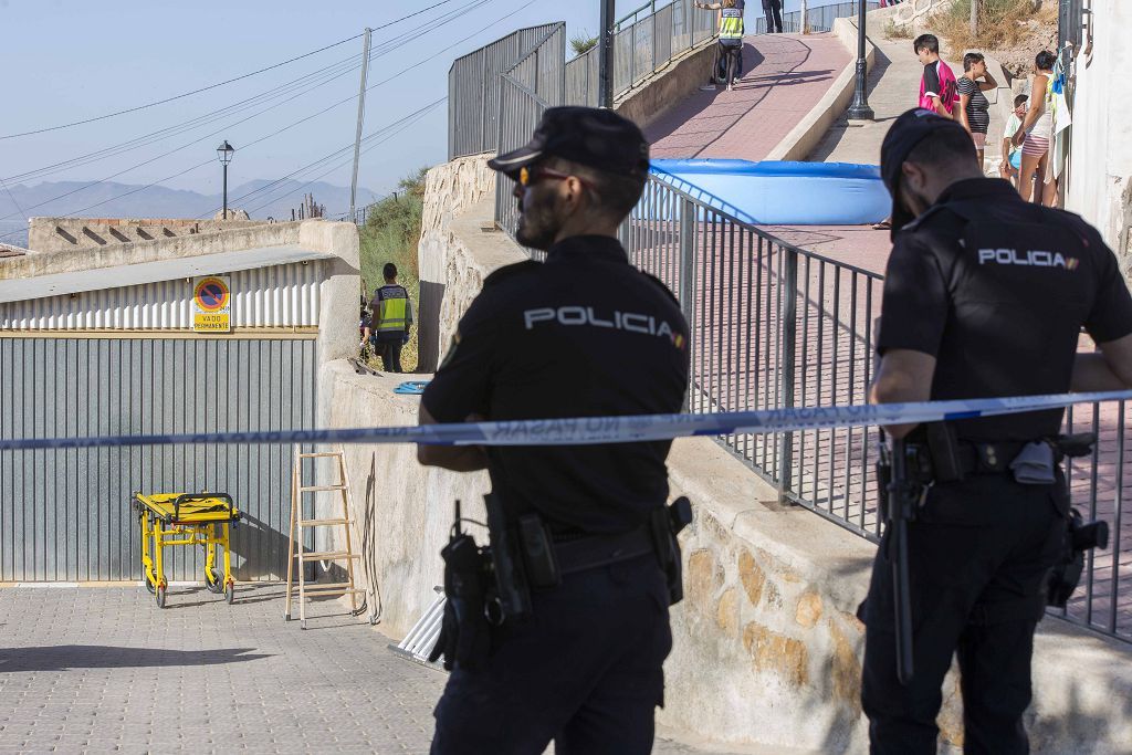 Encuentran muerto a un vecino de Lorca desaparecido encajado en el hueco entre dos casas