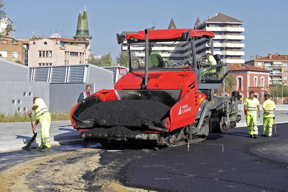 Obres a les andanes de l'estació de Renfe i al parc Central