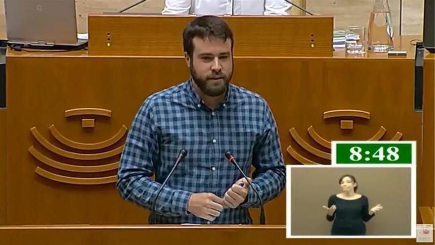 La propuesta de renta garantizada con prestaciones de hasta 684 euros sigue su trámite en la Asamblea de Extremadura