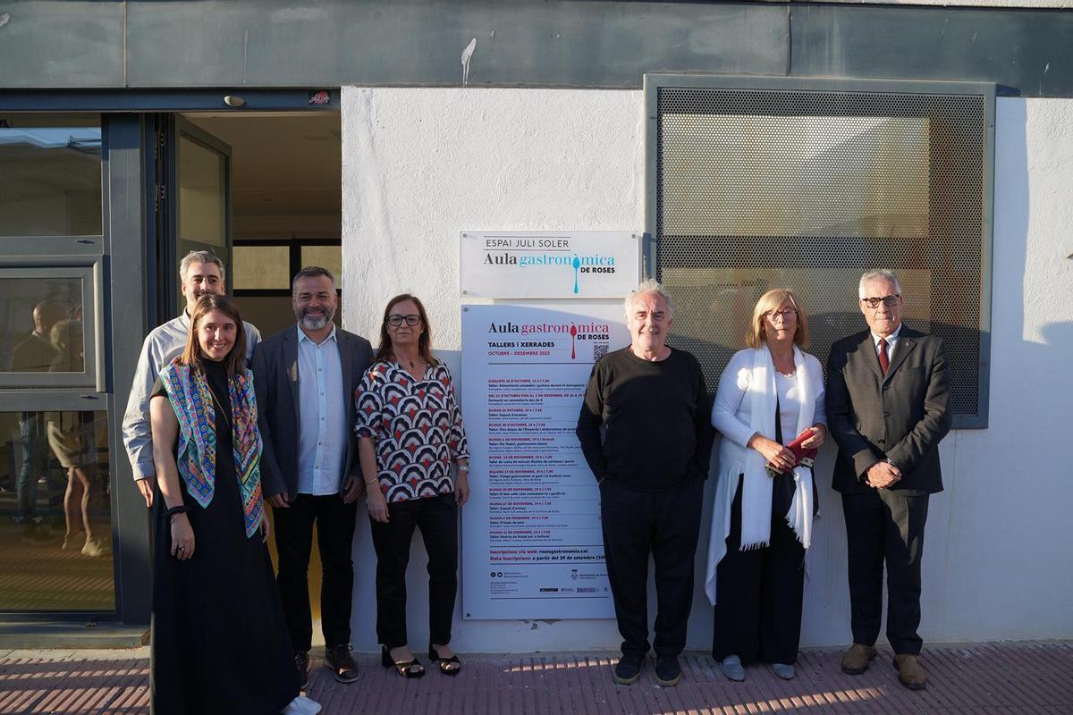 Inauguració dela placa que dona el nom de Juli Soler a una sala de l'Aula de Gastronomia de Roses.