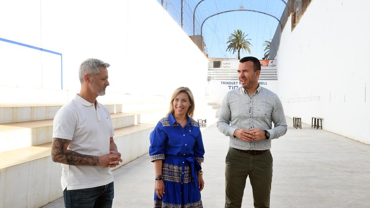 Pilar Peris con Vicente Mompó.