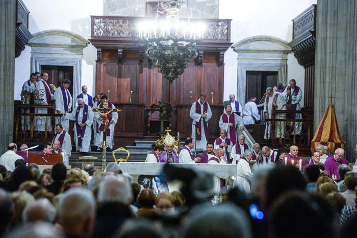 Misa en la Catedral contra Gala Drag