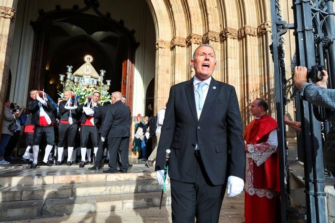 La Lledonera regresa a la basílica en una última procesión