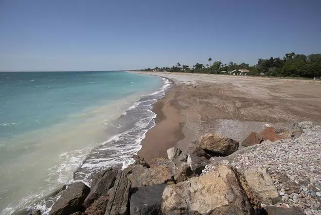 Sagunt: Reabren la playa de la Malvarrosa tras recibir arena de cantera