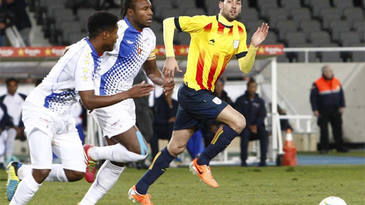 Sergio Busquets en una jugada del último encuentro de Catalunya ante Cabo Verde