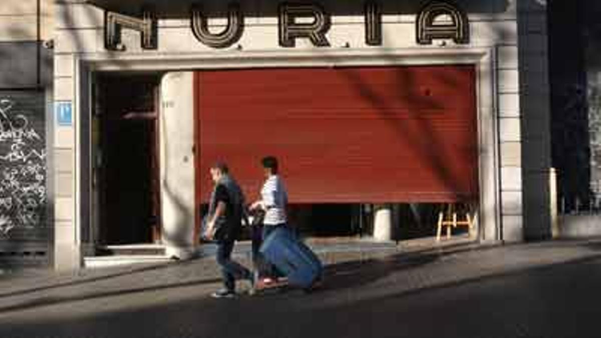 La vaga general en centres comercials, mercats, quioscos i altres punts estratègics de la ciutat.