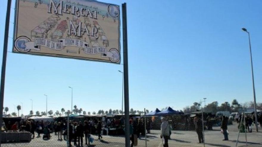 Burriana retoma el Mercat de la Mar con la mitad de paradas