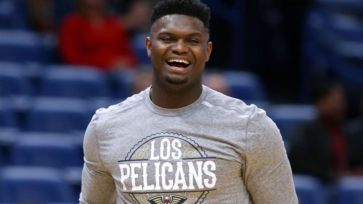 Zion Williamson  1 of the New Orleans Pelicans warms up before a game against the Miami Heat at the Smoothie King Center on March 06  2020 in New Orleans