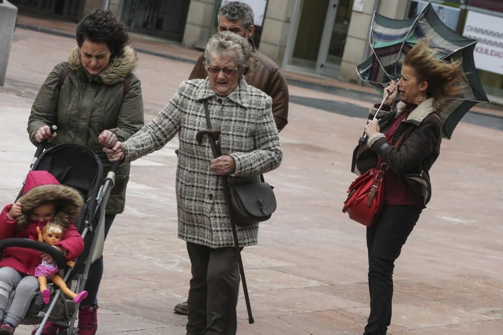 Temporal de viento y oleaje en Asturias