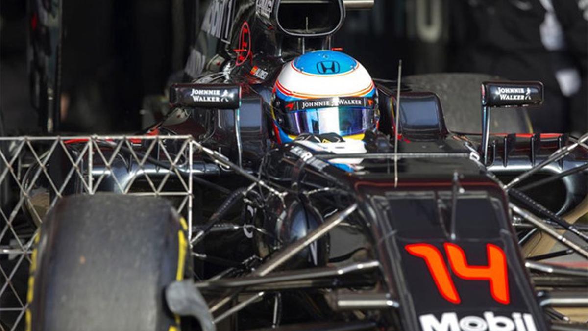 Alonso sigue tratando de mejorar su McLaren