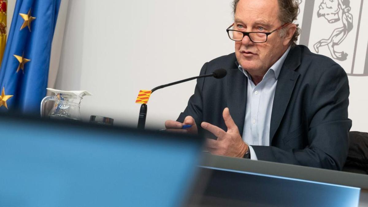 Antonio Villacampa, en la rueda de prensa para explicar los procesos selectivos publicados este martes en el BOA.