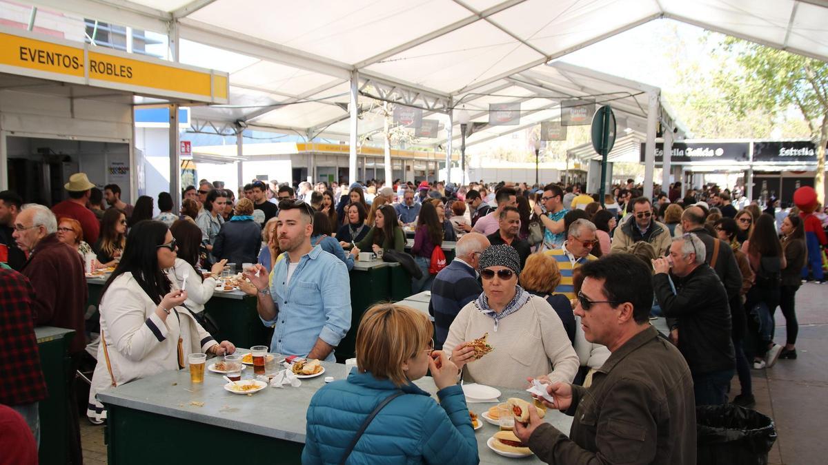 El Mesón de la Tapa y la Cerveza es un punto neurálgico de las fiestas