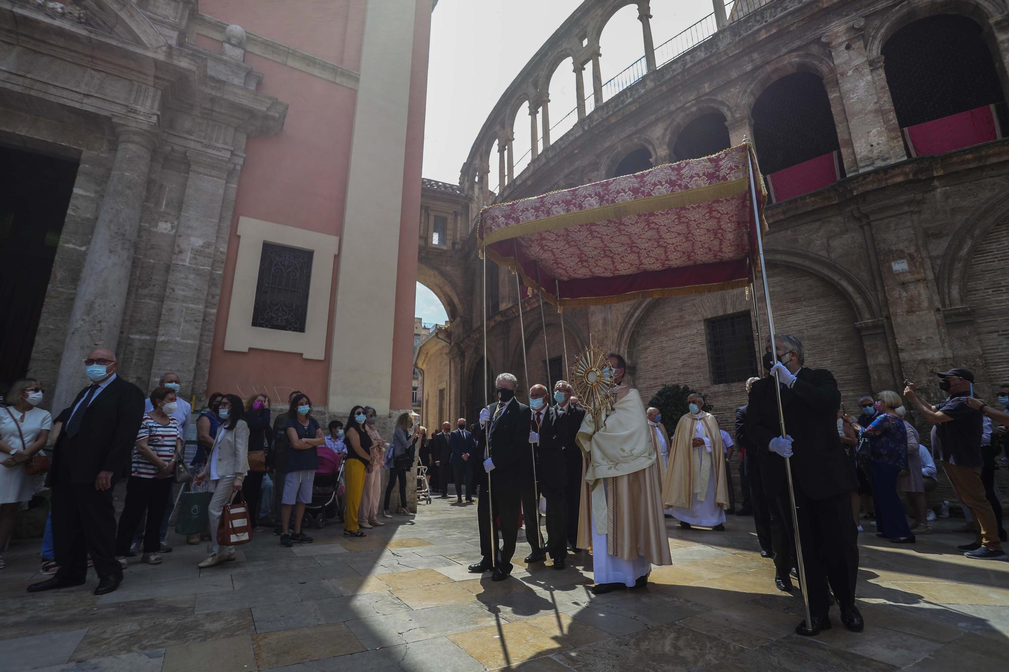 Así ha sido la misa y la procesión del día del Corpus en València