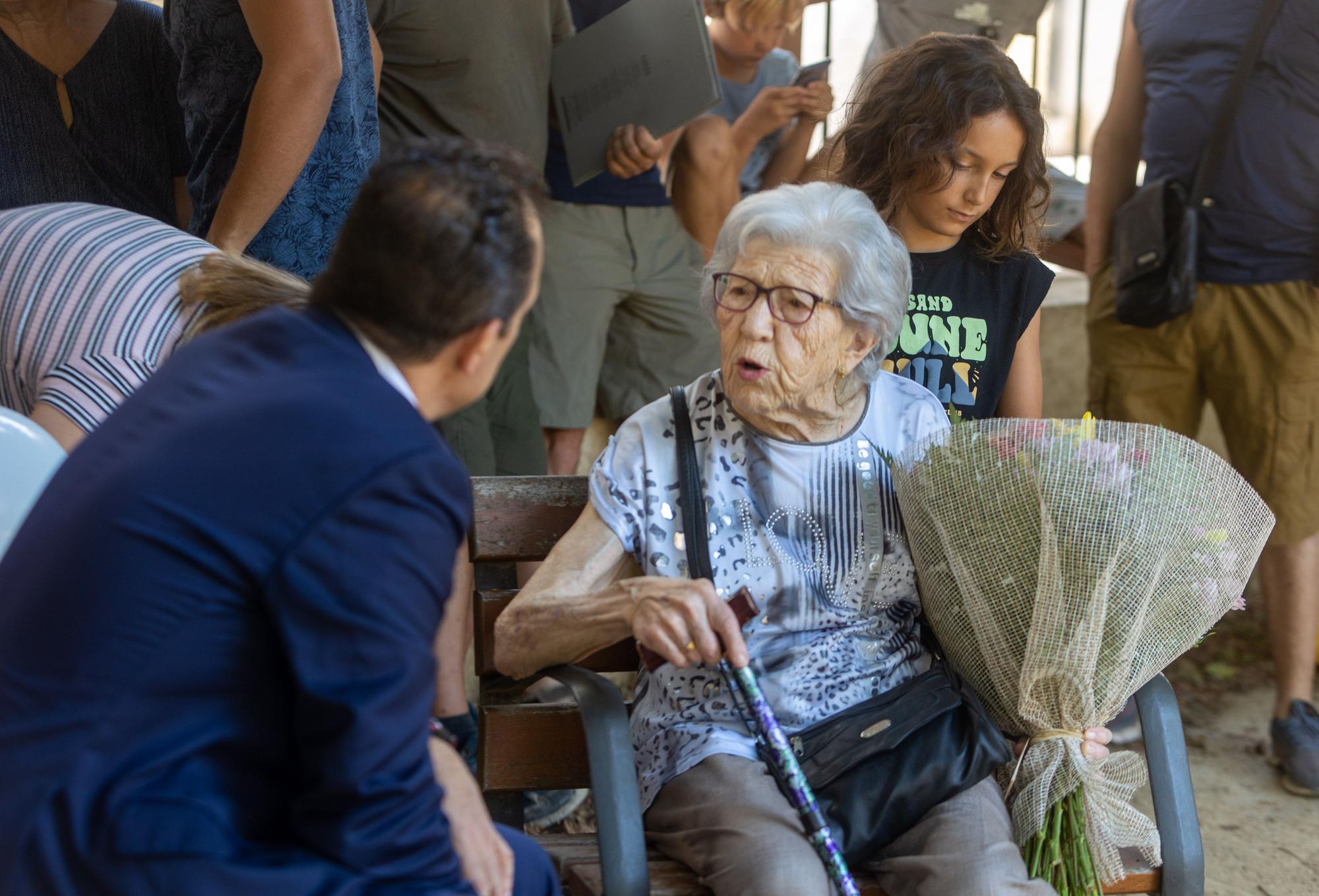 Homenaje de familia y amigos a Carmen Nicolás que cumple 102 años