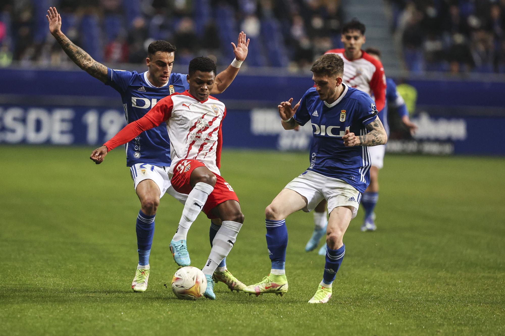 El Real Oviedo se impone al Almería