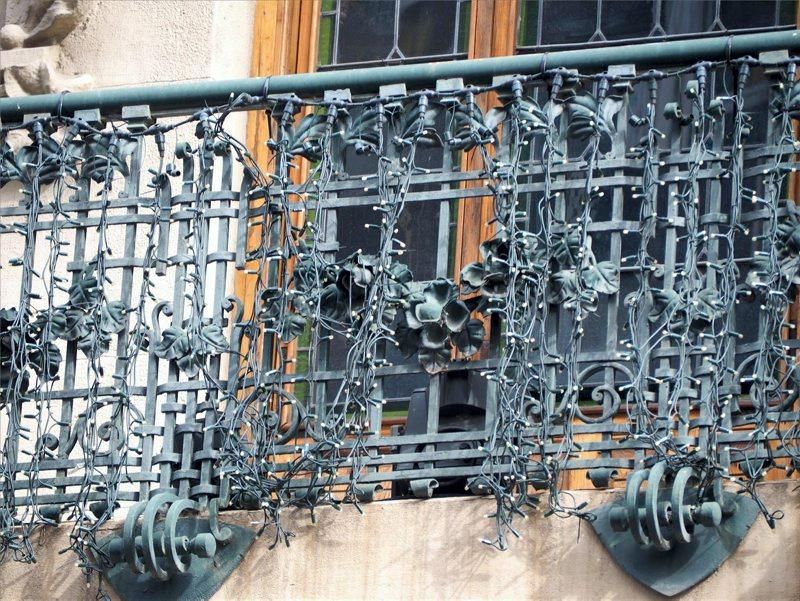 Detalles de la fachada de la sede de Bantierra en Zaragoza