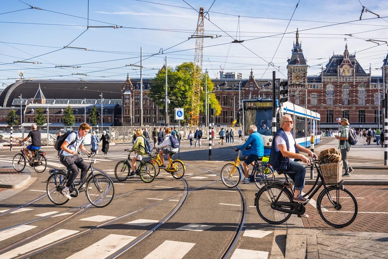 Las bicis son el medio de transporte favorito en la preciosa ciudad de Ámsterdam
