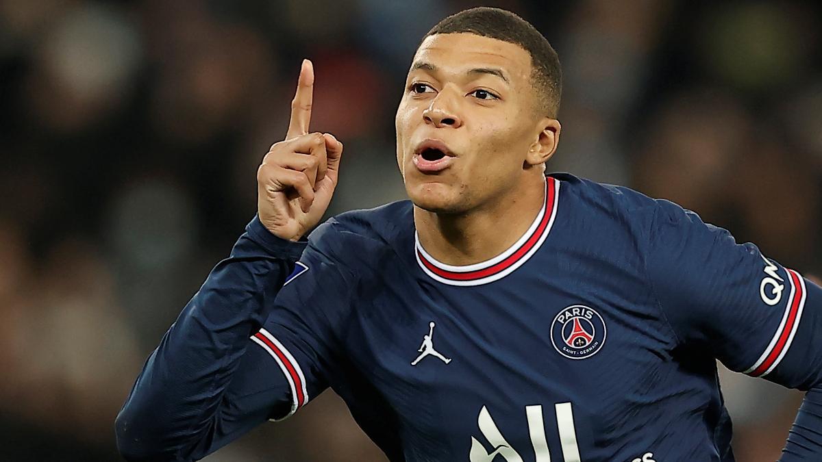 Kylian Mbappé celebra un gol con el PSG