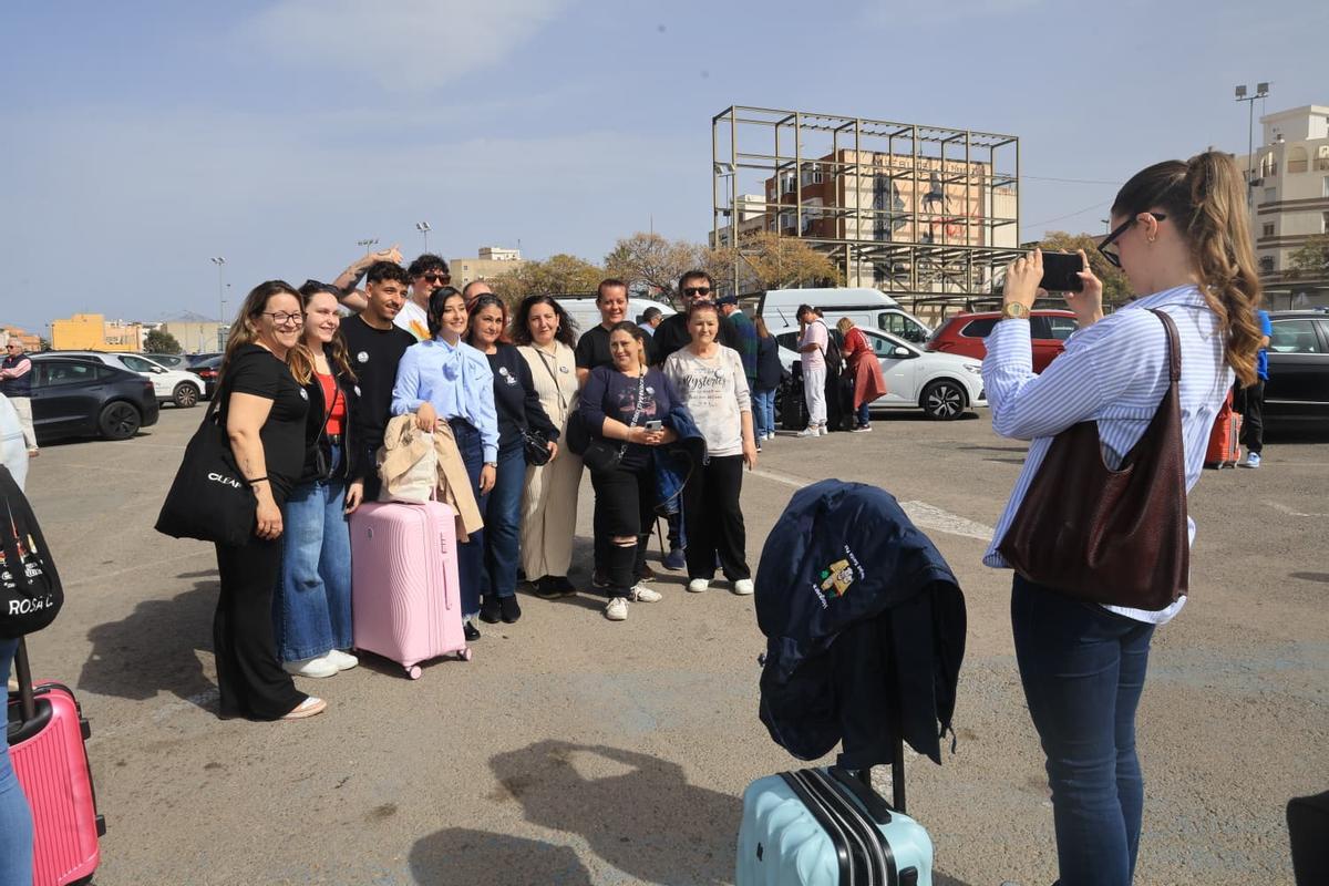Salida de las convivencias de las candidatas a Bellea del Foc de Alicante hacia Toledo Salida de las convivencias de las candidatas a Bellea del Foc de Alicante hacia Toledo