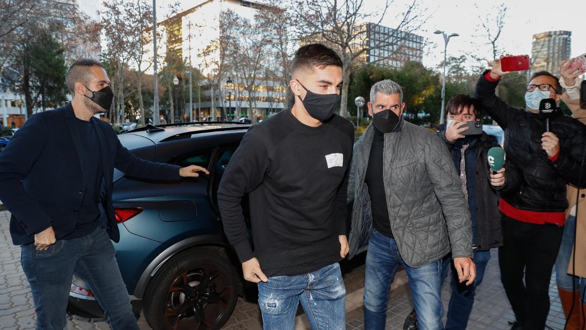 Ferran Torres ya pasa revisión médica con el Barça