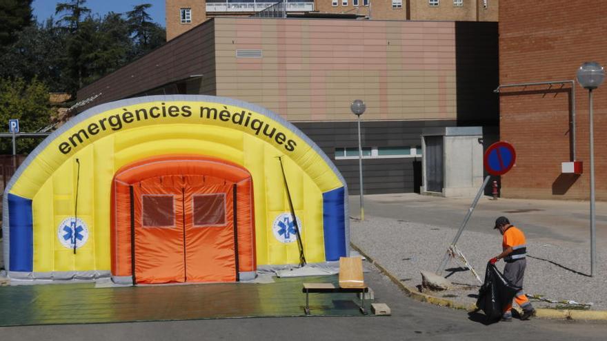 L&#039;hospital de campanya instal·lat a l&#039;exterior de l&#039;hospital de Lleida.