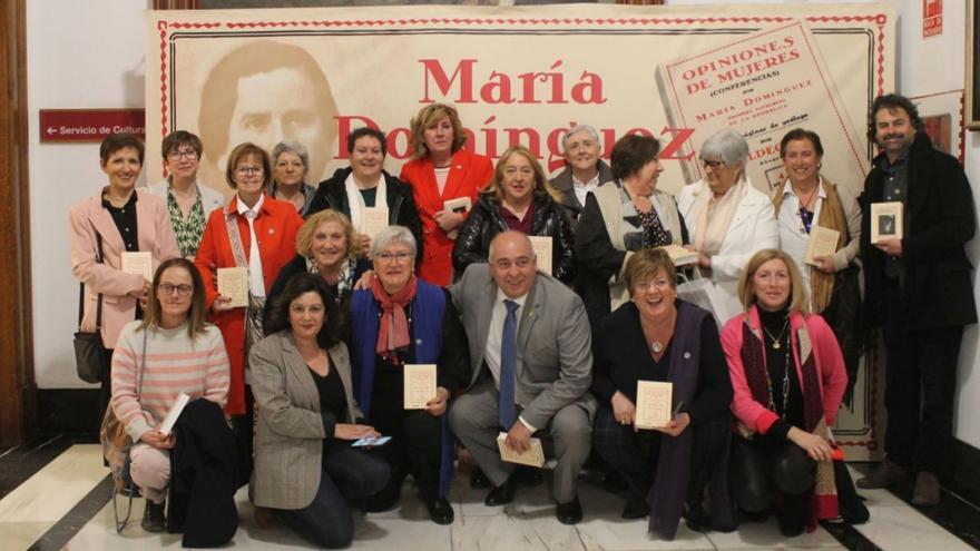 Reeditado el libro ‘Opiniones de mujeres’ de  María Domínguez