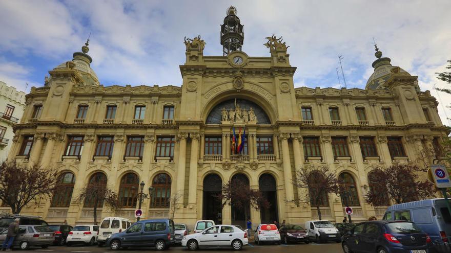 Fachada principal del edificio de Correos