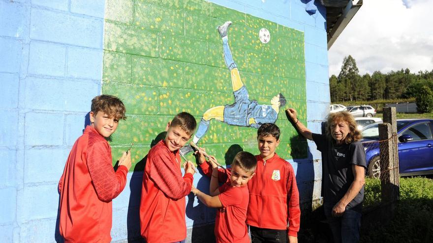 Cristiano Ronaldo ya juega en el campo de fútbol de Callobre