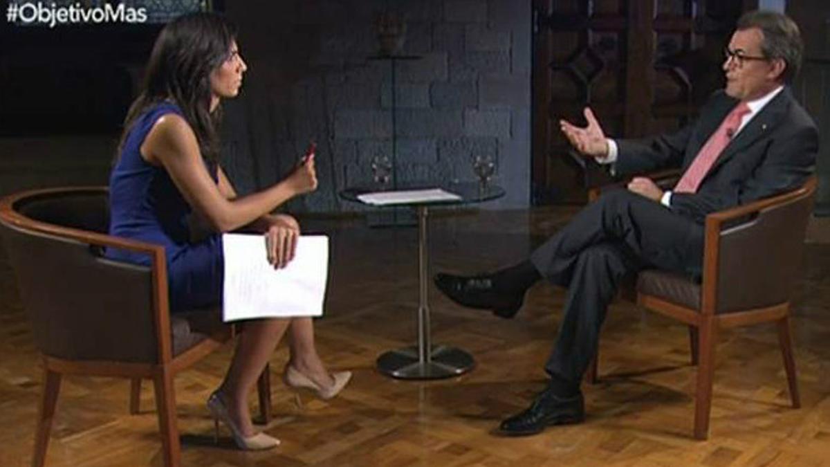 Ana Pastor y Artur Mas, durante la entrevista.