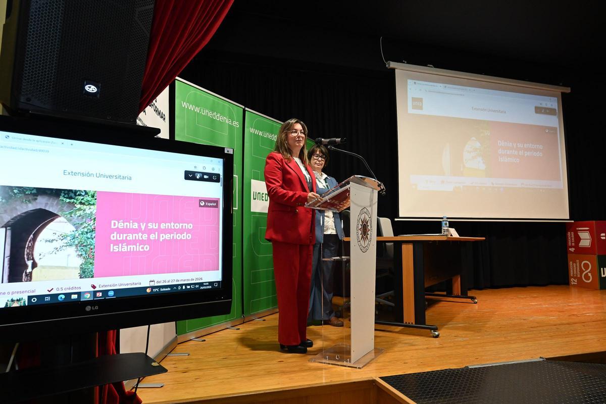 La directora de la UNED de Dénia, Raquel Martí