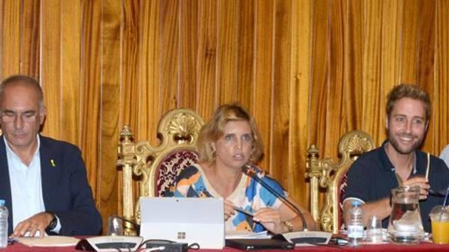 L&#039;alcaldessa de Figueres, Marta Felip, Francesc Cruanyes, a l&#039;esquerra, i Jordi Masquef.