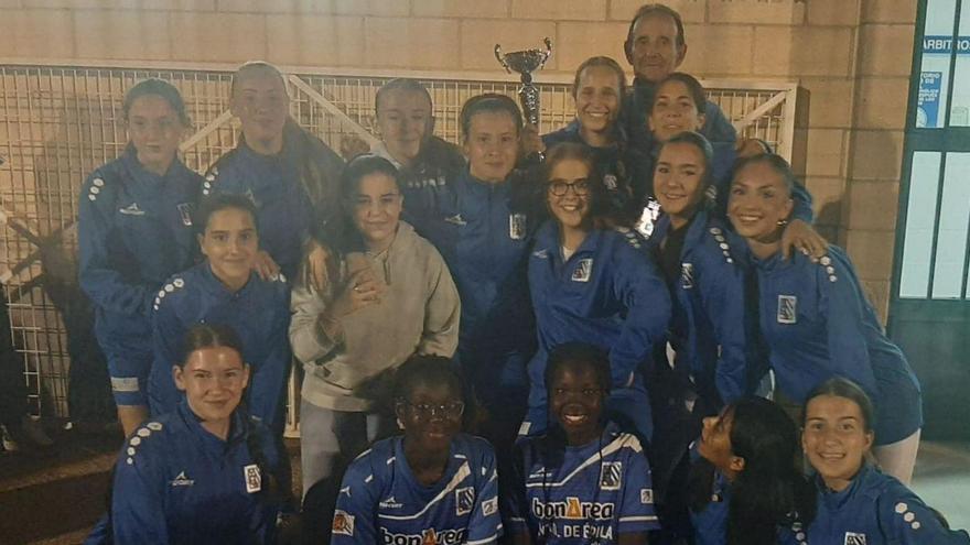 Las chicas que forman el CF Épila disfrutaron del torneo, que se celebró el 23 de septiembre. |