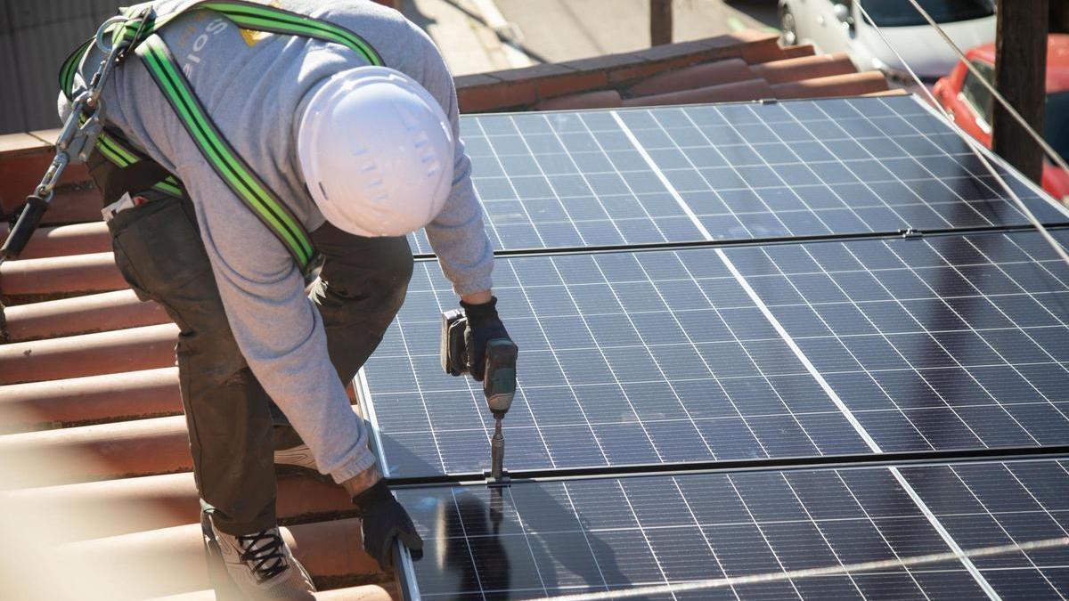 Renta 2024: así puedes deducirte hasta un 60% por instalar placas solares