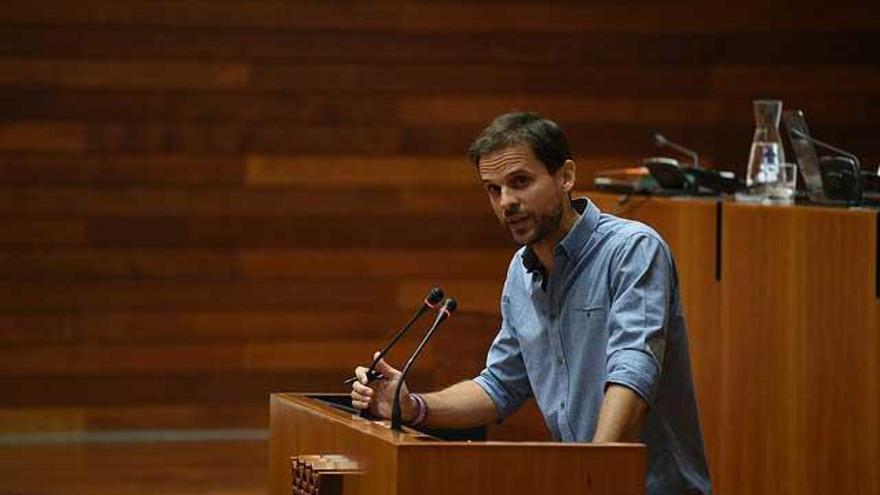 Podemos reprocha a Vara que &quot;Extremadura está parada por primarias del PSOE&quot;