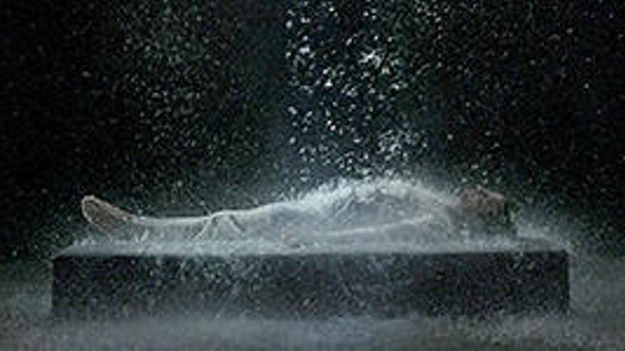 ´Tristan´s Ascension (The Sound of a Mountain Under a Waterfall´, de Bill Viola.