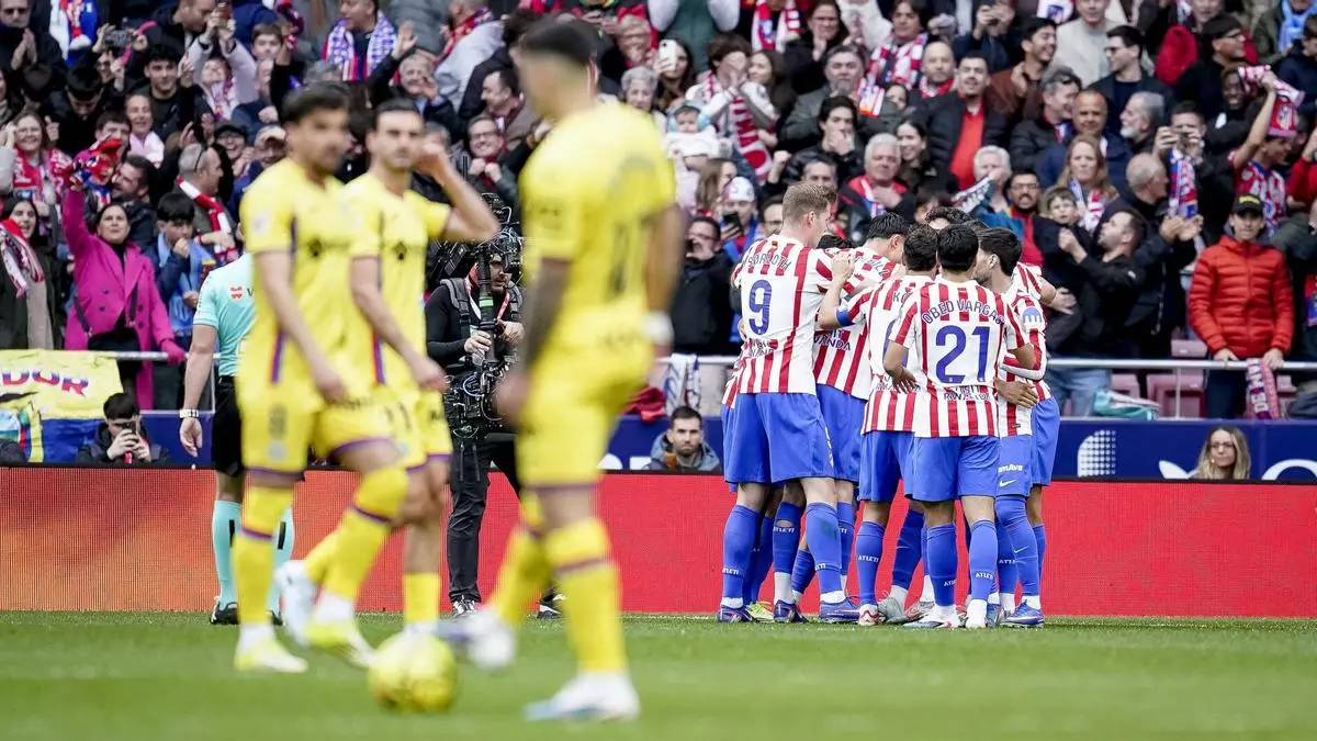 El Atlético acaba sufriendo para ganar al Getafe con uno más