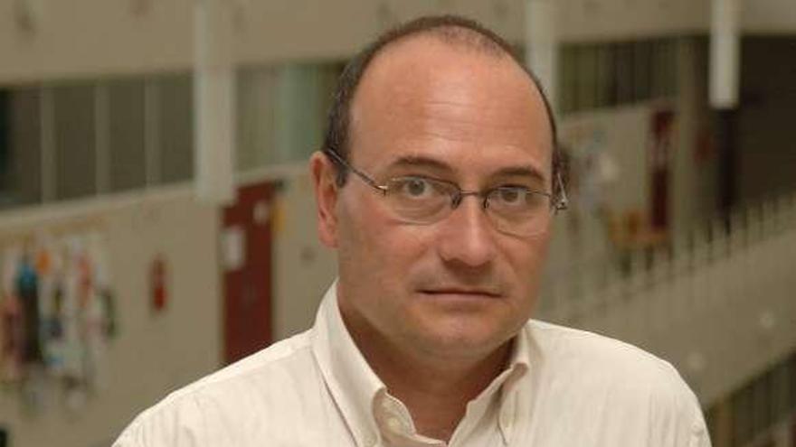 El profesor universitario Miguel Clemente. / carlos pardellas