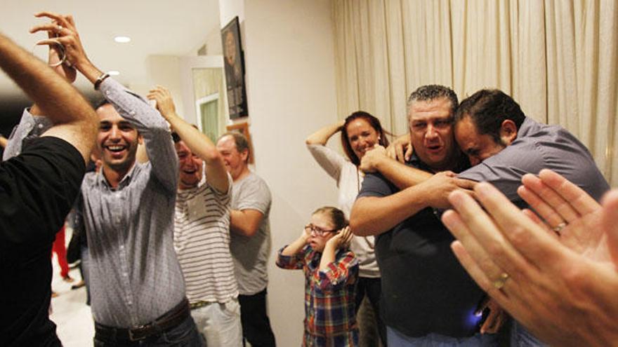 Hermanos de Humildad y Paciencia celebran su ingreso en la Agrupación.